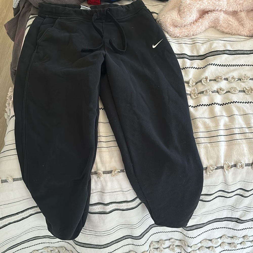 nike sweats women’s